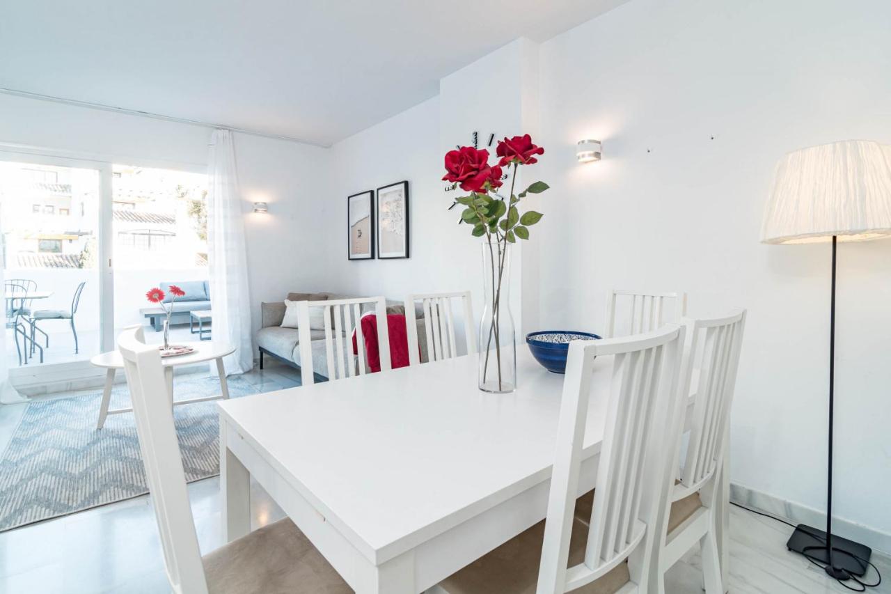 Captivating 2 Bedroom In Popular Nueva Andalucia Close To Centro Plaza Apartamento